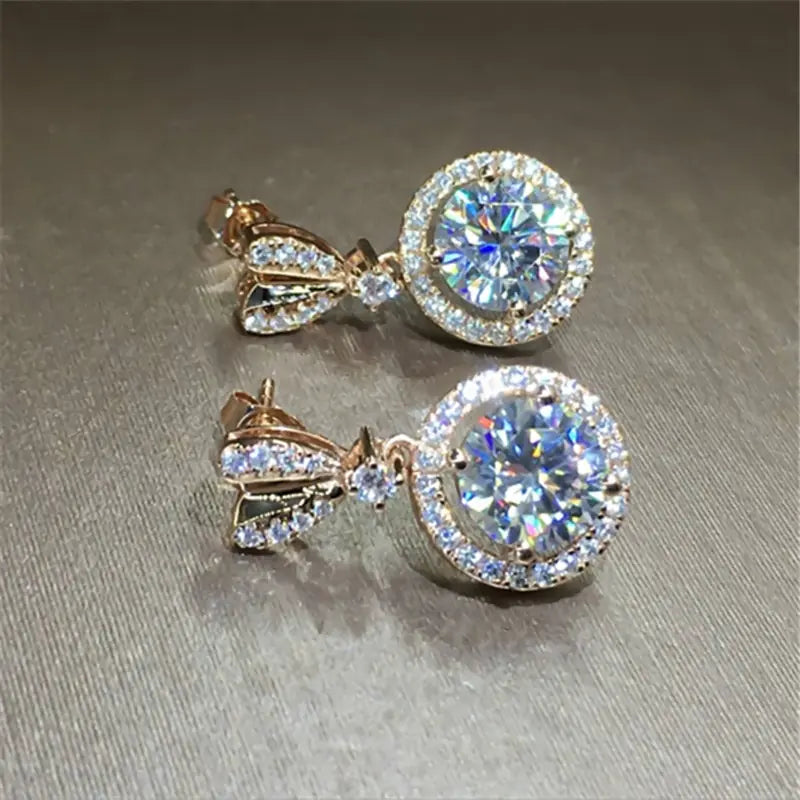 Pendientes elegantes de circonita con forma de corazón para mujer