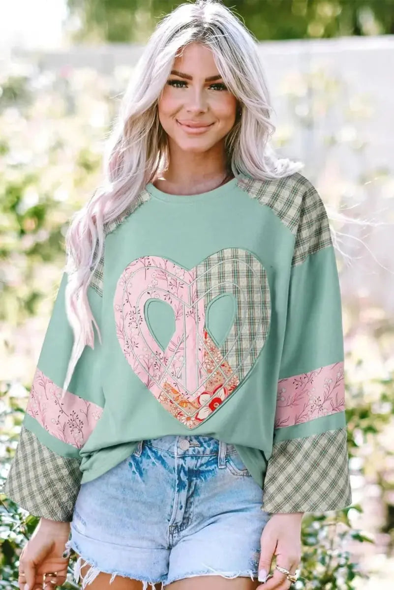 Women's Blouse - Heart Plaid Long Sleeve - Casual Chic Fashion