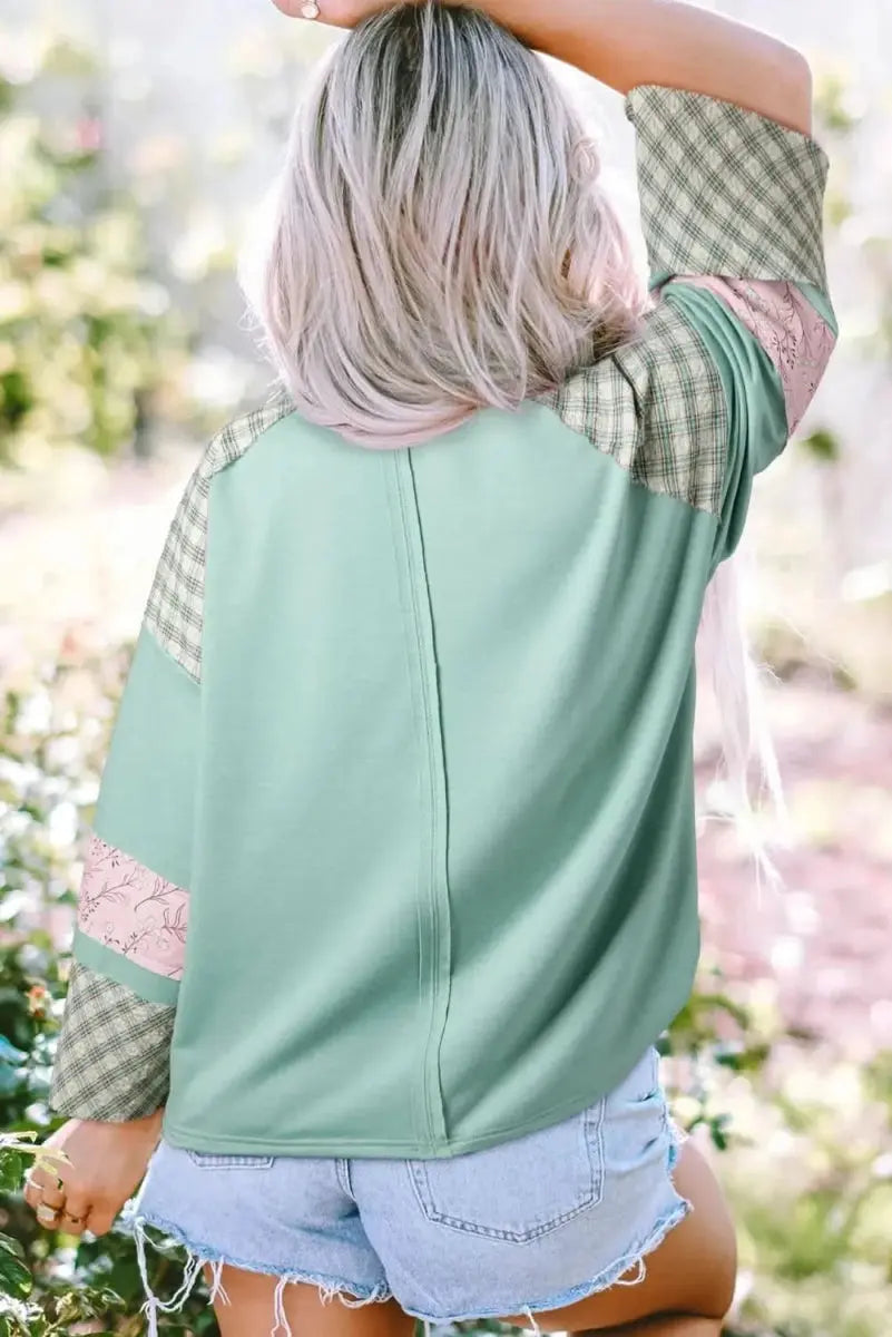 Women's Blouse - Heart Plaid Long Sleeve - Casual Chic Fashion