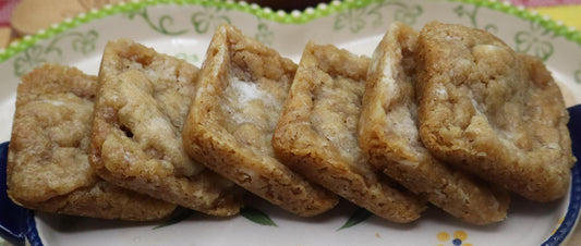 Blondie sin gluten, sin lácteos, vegano, sin cacahuetes, apto para alérgicos, barra para fiesta de cumpleaños, postre de Pascua, aperitivos de malvavisco, seguro para la escuela