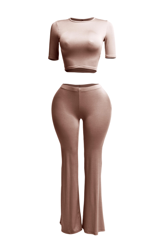 Conjunto de Top Corto de Manga Corta y Pantalones Acampanados