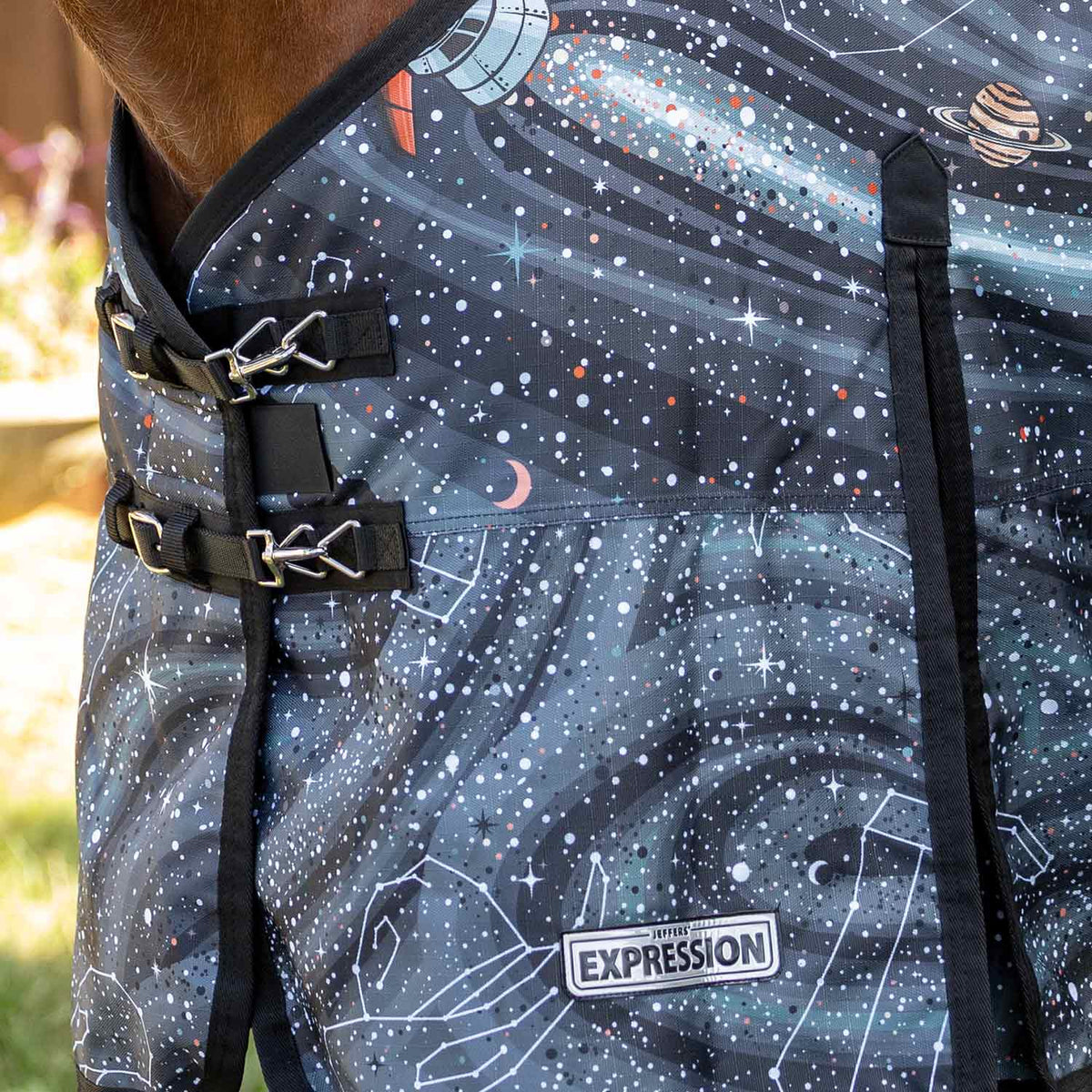 Manta de Exterior Jeffers Expression 1200D para Caballos de Tiro, 240 g | Impermeable, Transpirable y Diseño Seguro