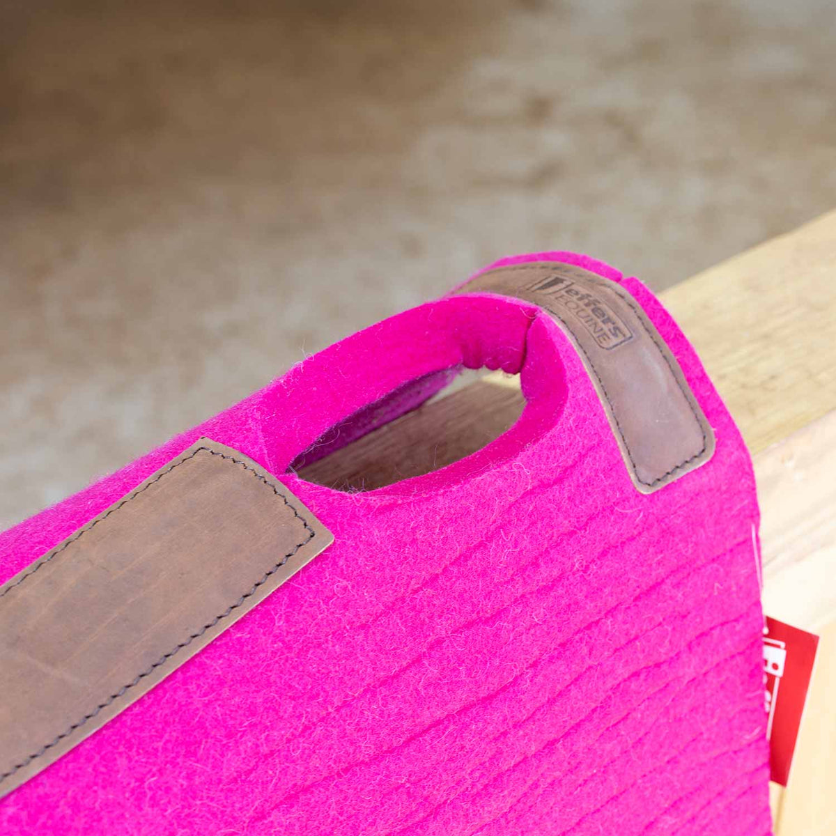 Manta de Silla de Montar Jeffers WoolLuxe 100% Lana Equina – Acolchada, Transpirable y Amortiguadora