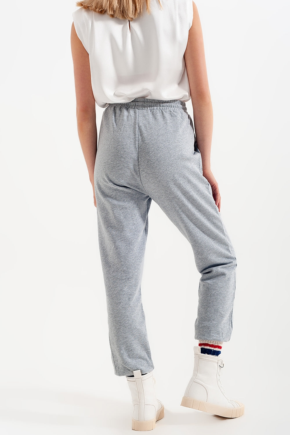 Pantalones deportivos con cintura elástica en gris
