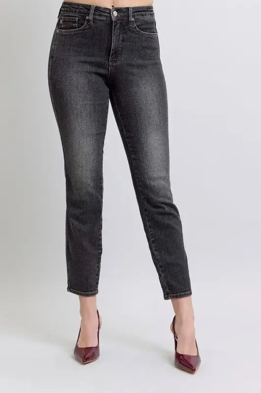 Trendsi Judy Blue Mid Rise Plus Size Jeans Women's Everyday Tummy Control Slim Fit