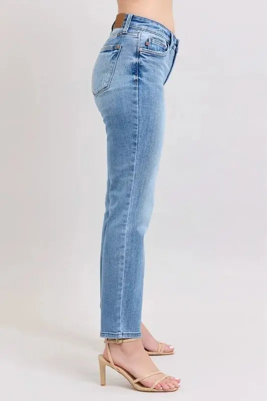 T-Shirts Trendsi Judy Blue Vintage Wash Plus Size Women's Slim Jeans: Comfy & Flattering