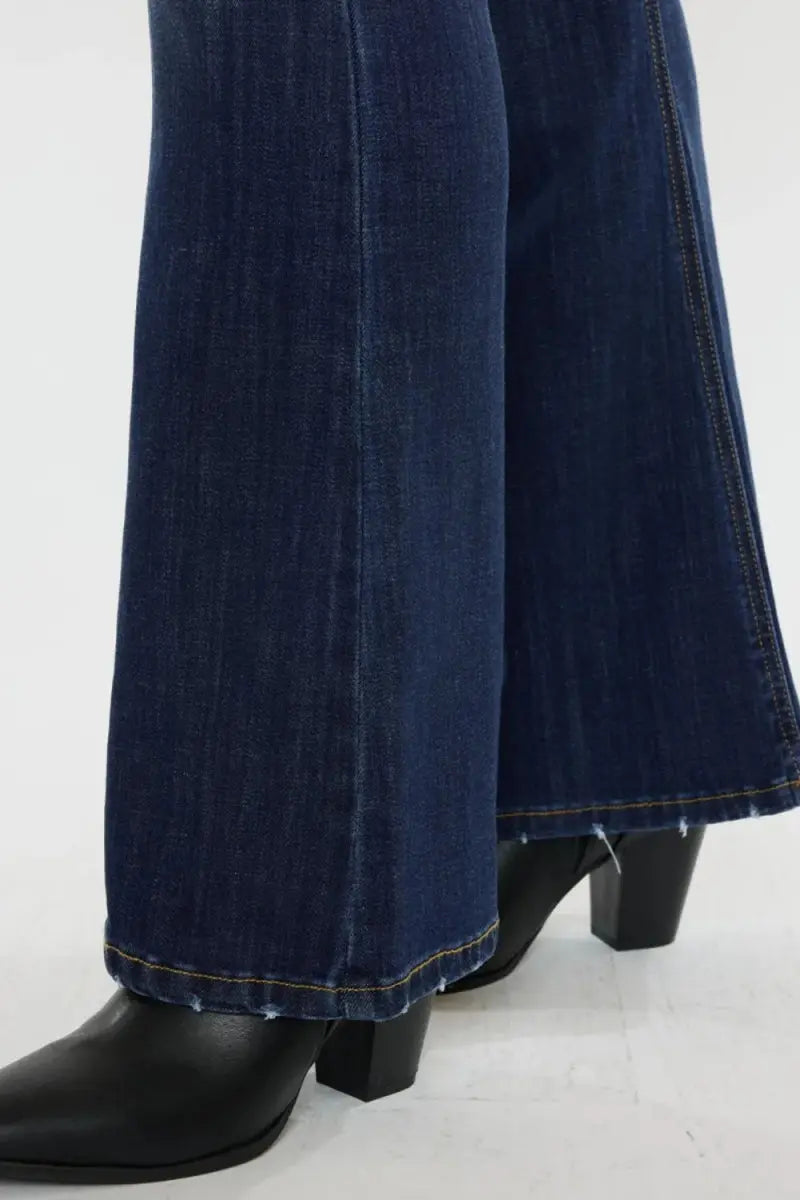 Women's Jeans - Flattering Fit - Mid Rise Slim Flare