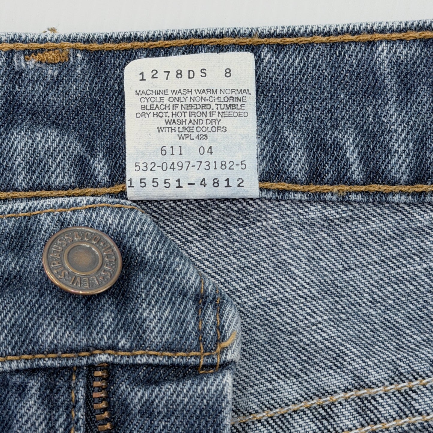 Levi's Women's Vintage 90s 550 Relaxed Fit Tapered Leg - Tagged Size 16 (33x30)