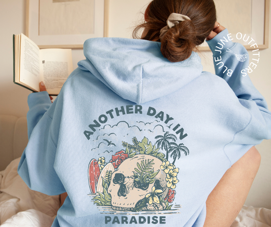 Otro Día en el Paraíso | Sudadera con Capucha con Calavera Tropical Unisex
