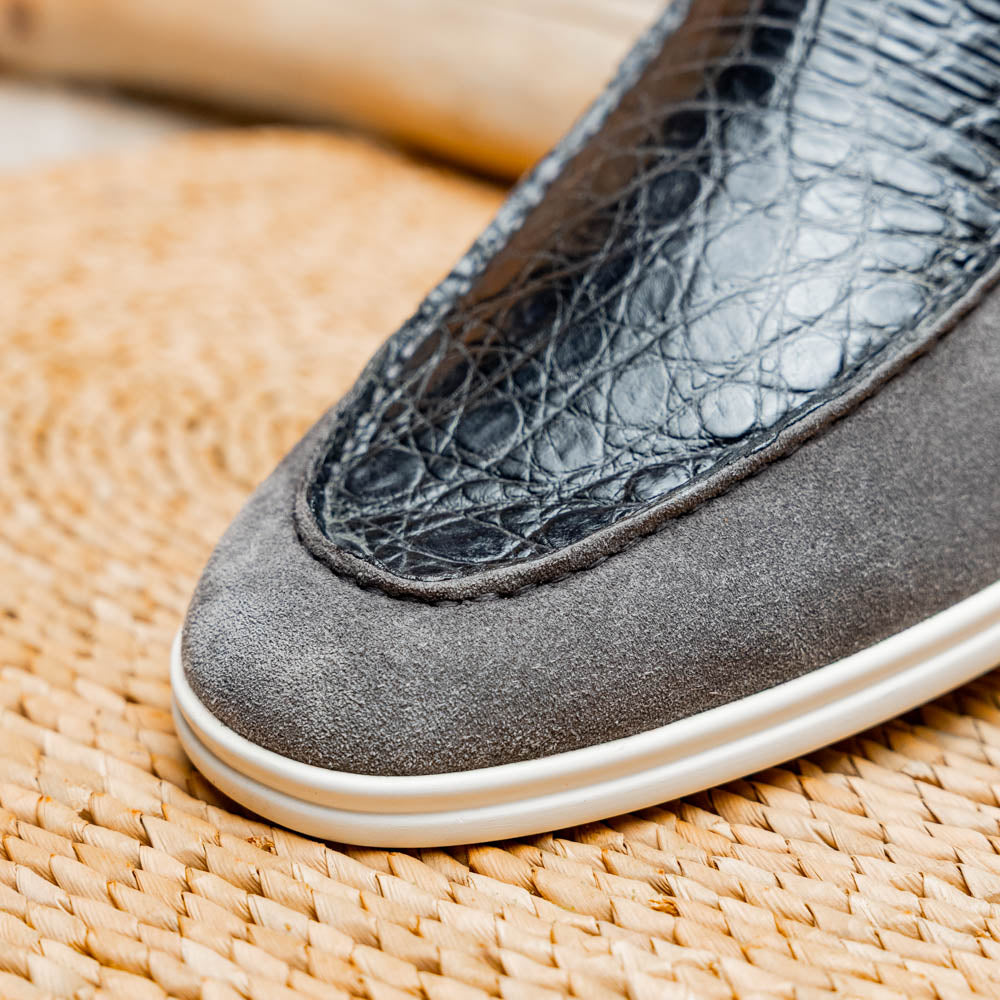 11-603-GRY BENE Mocasín de piel de cabra italiana agamuzada y cocodrilo gris