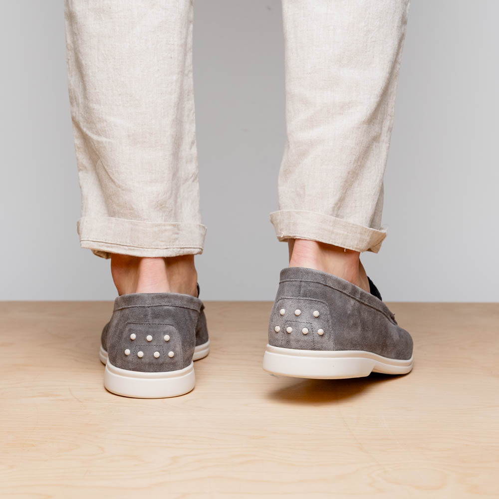 11-603-GRY BENE Mocasín de piel de cabra italiana agamuzada y cocodrilo gris