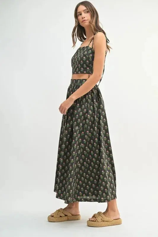 Women's Two Piece Set Women's Crop Top & Skirt Set - Floral Print - Trendy Two Piece