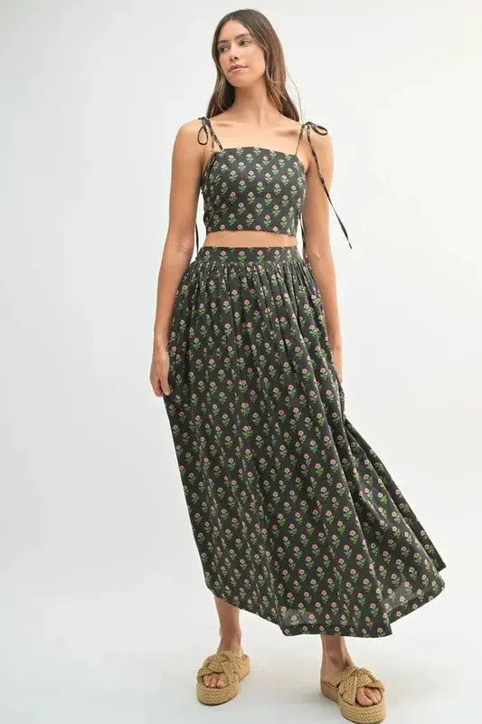 Women's Two Piece Set Women's Crop Top & Skirt Set - Floral Print - Trendy Two Piece