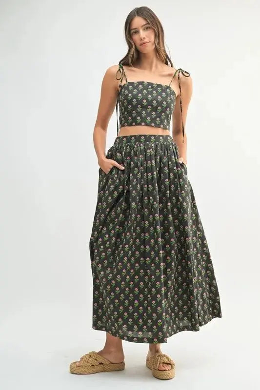 Women's Two Piece Set Women's Crop Top & Skirt Set - Floral Print - Trendy Two Piece