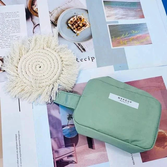 Chic Beauty Bag Organizer
