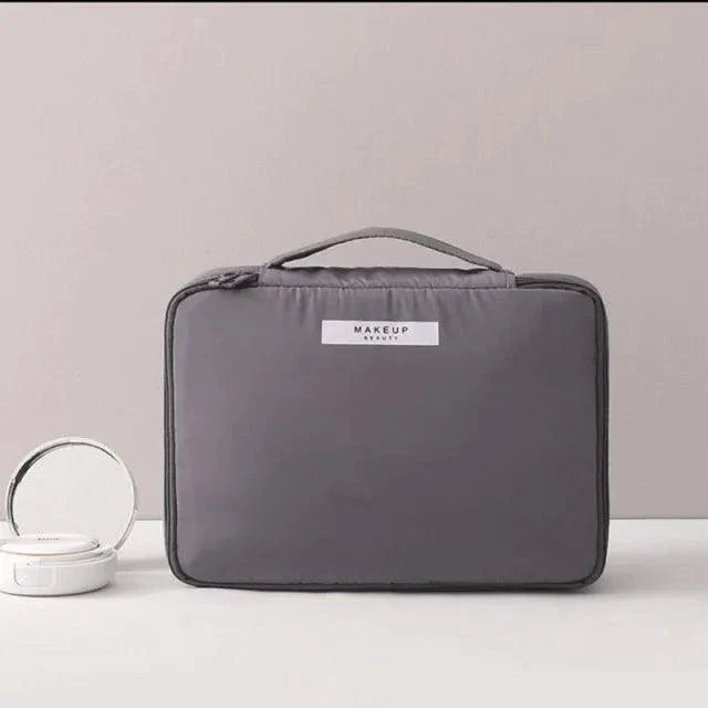 Chic Beauty Bag Organizer