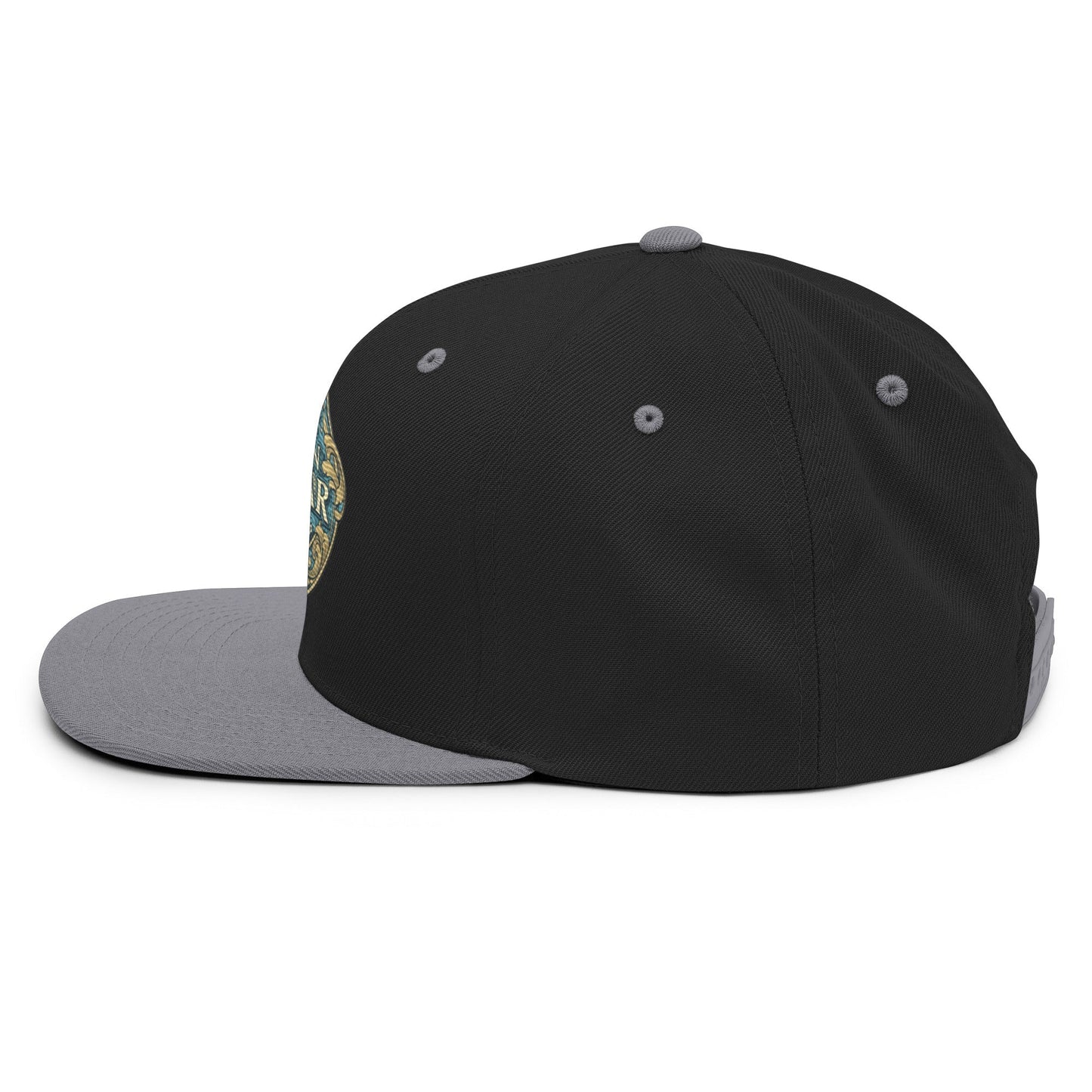 MDB Co. Gorra Snapback con Emblema Icónico