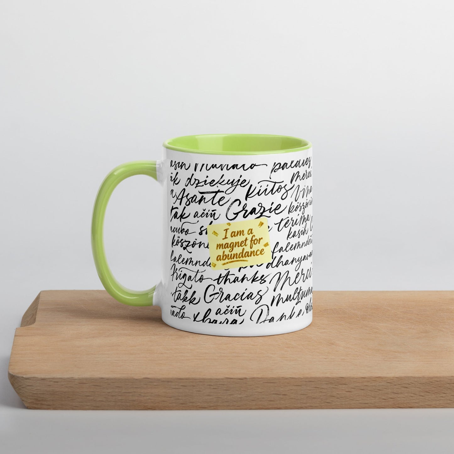 Taza magnética de gratitud de MDB Co. con interior de color