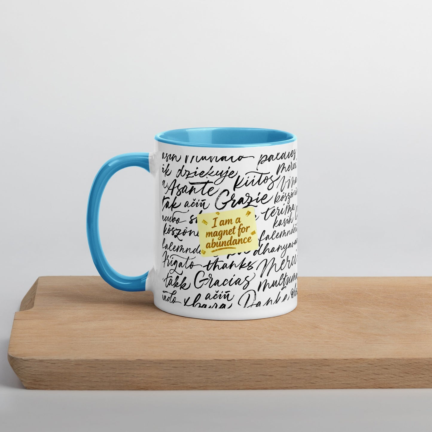 Taza magnética de gratitud de MDB Co. con interior de color
