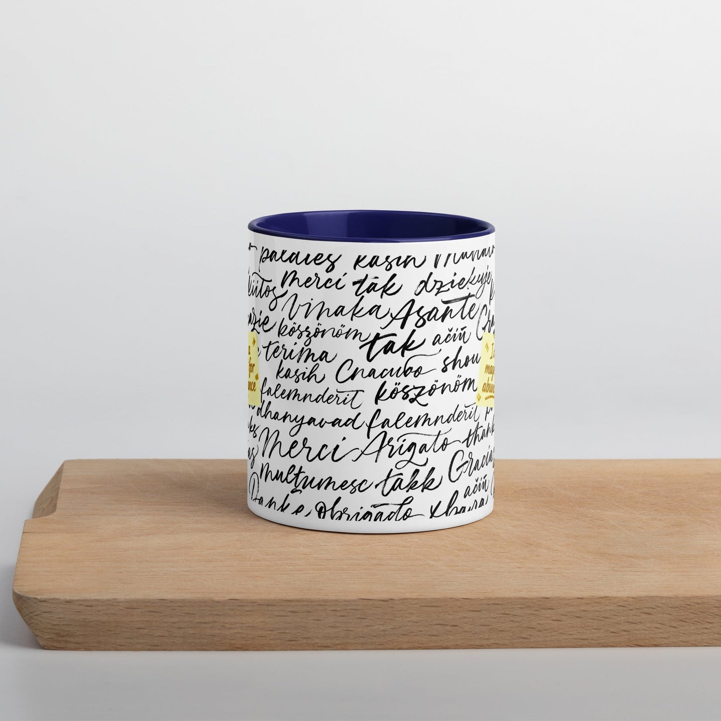 Taza magnética de gratitud de MDB Co. con interior de color