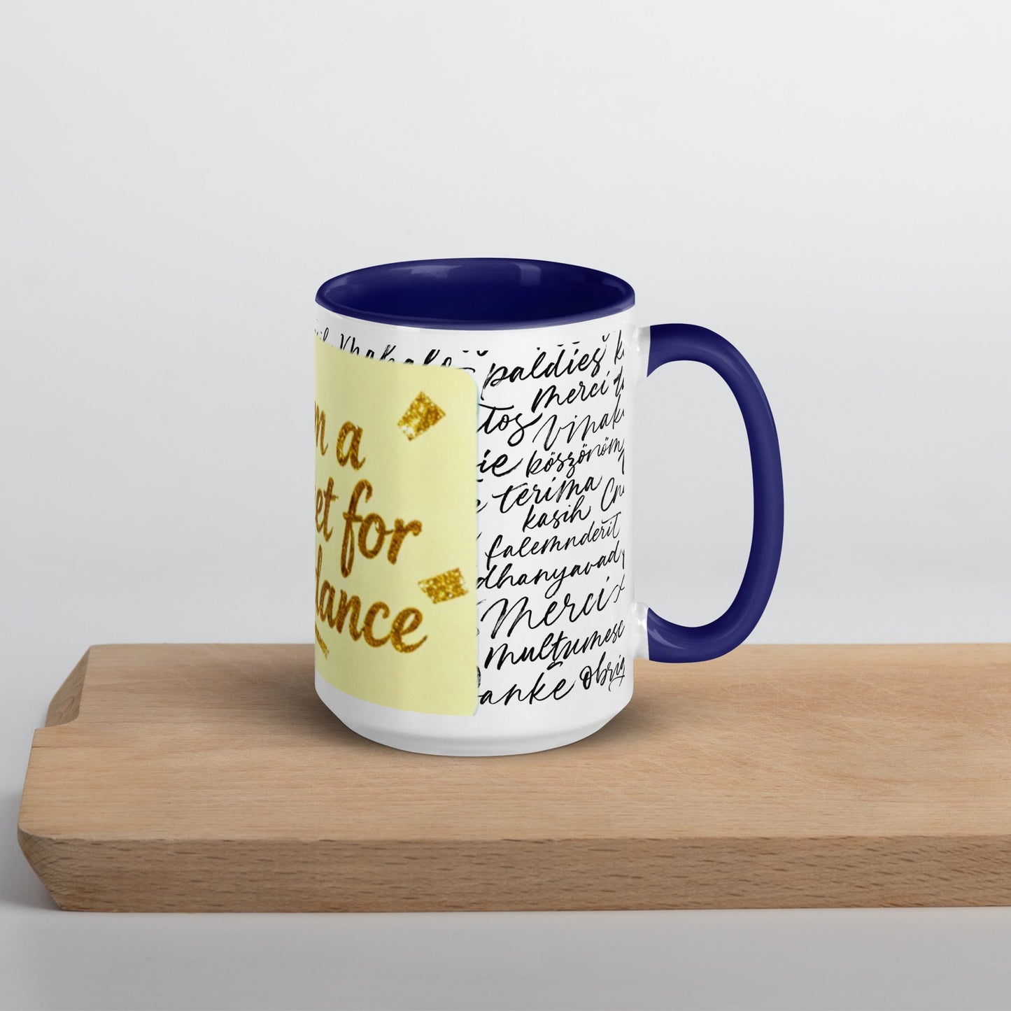 Taza magnética de gratitud de MDB Co. con interior de color
