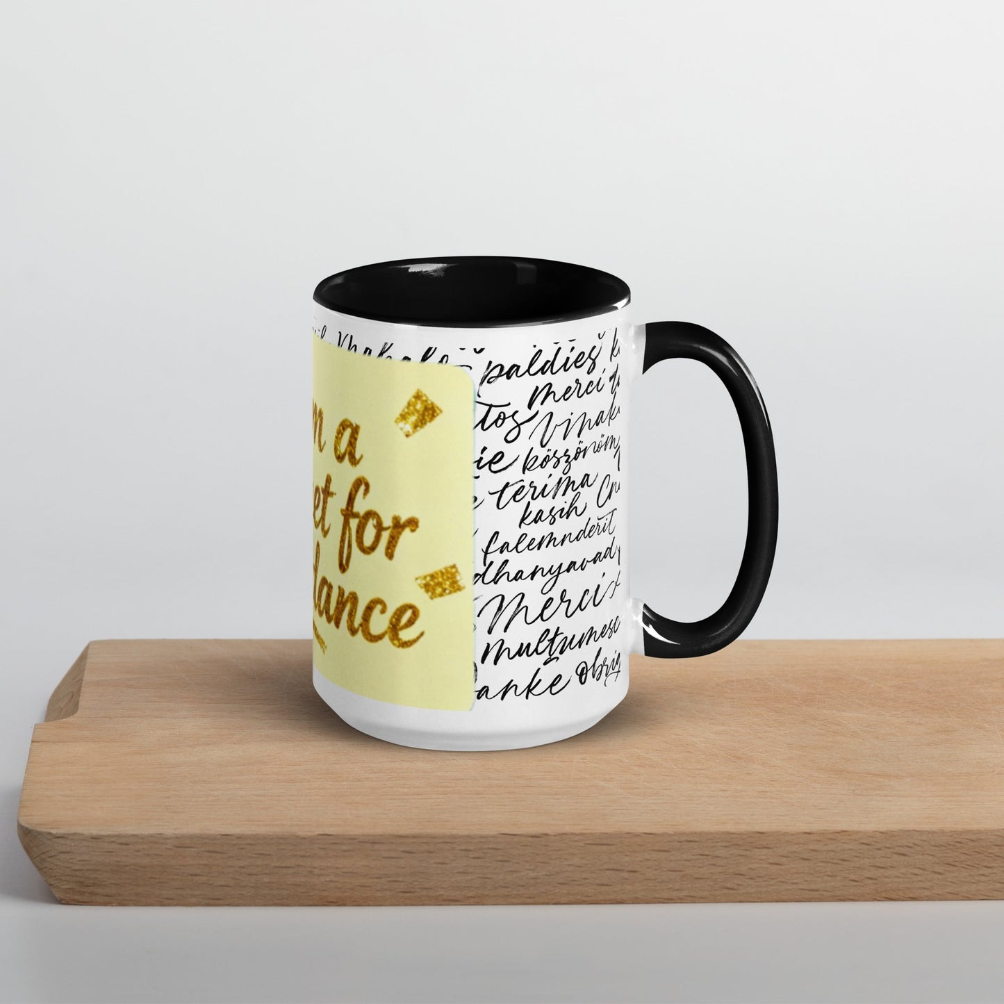 Taza magnética de gratitud de MDB Co. con interior de color