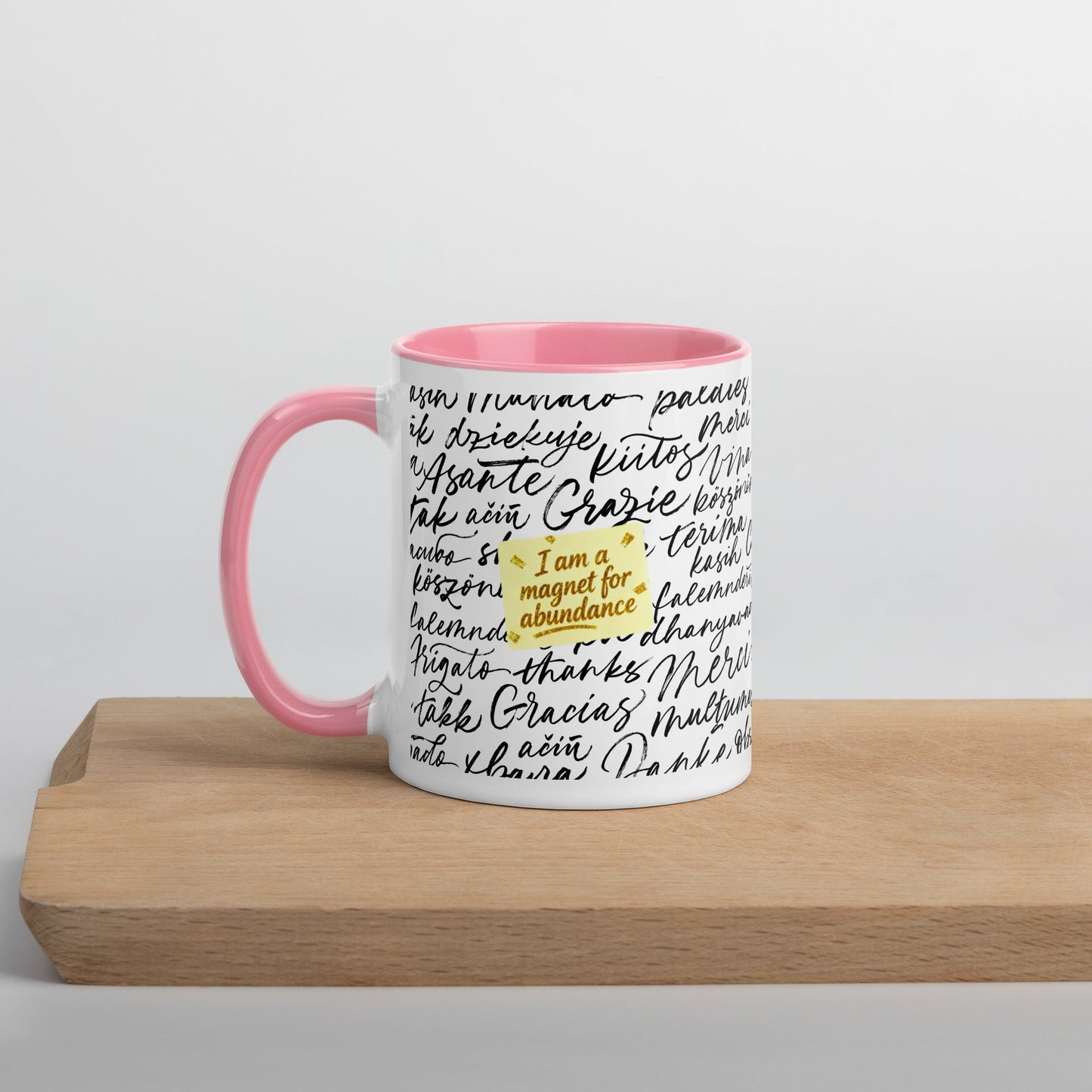 Taza magnética de gratitud de MDB Co. con interior de color