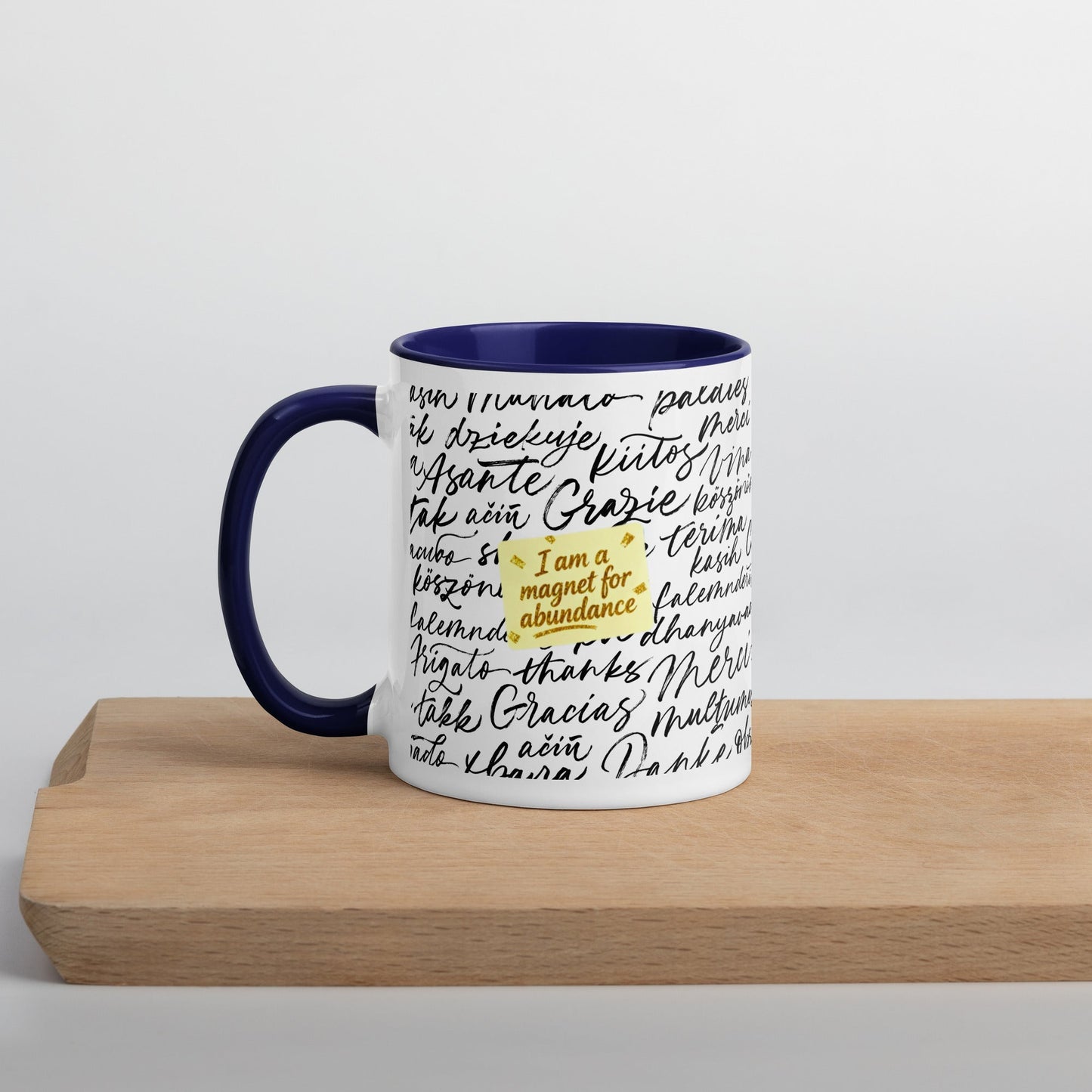 Taza magnética de gratitud de MDB Co. con interior de color