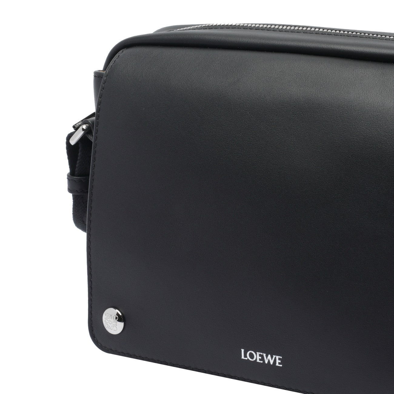 Loewe Men Medium Pebble Messenger Bag