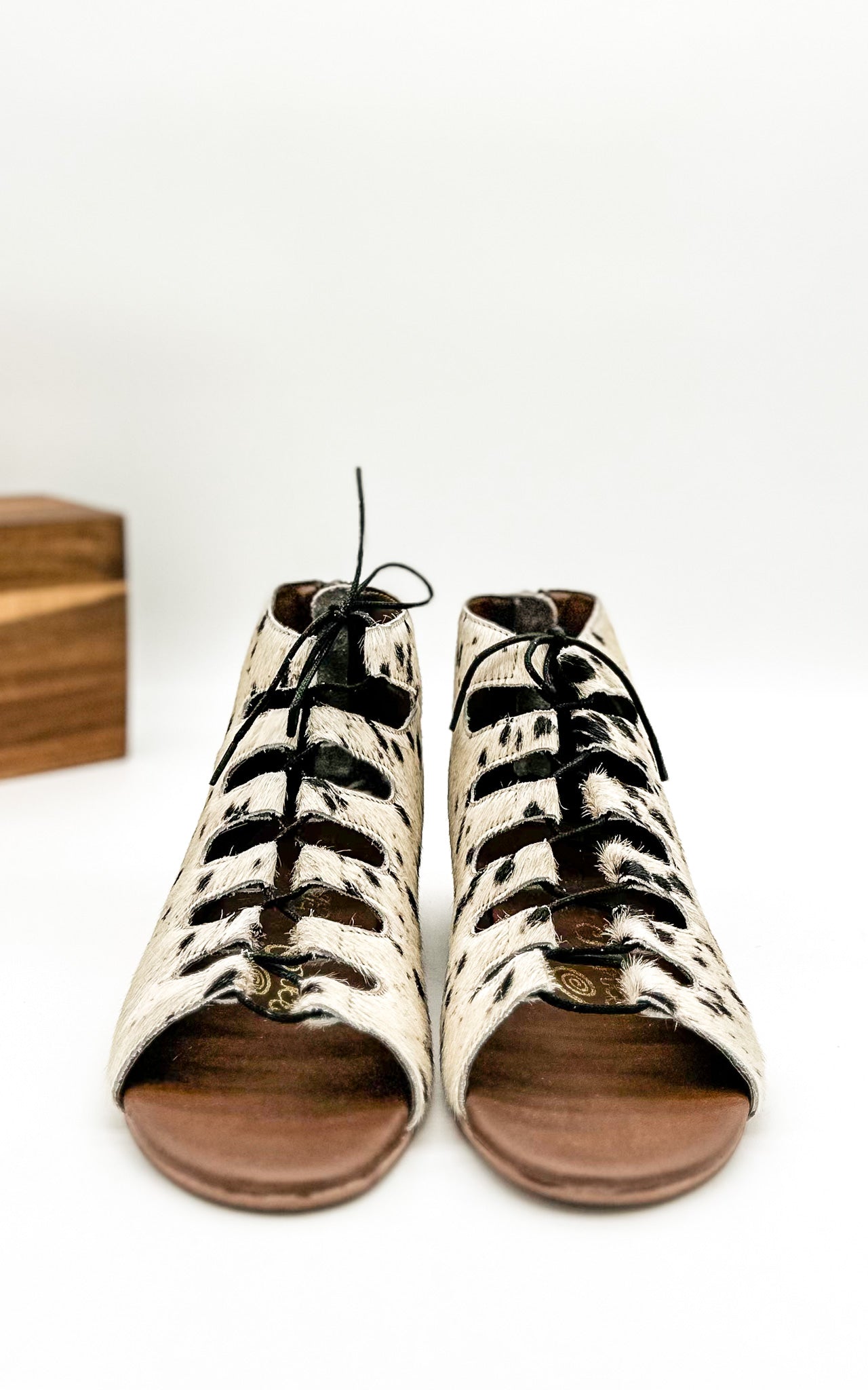 Sandalias Nola en blanco y negro