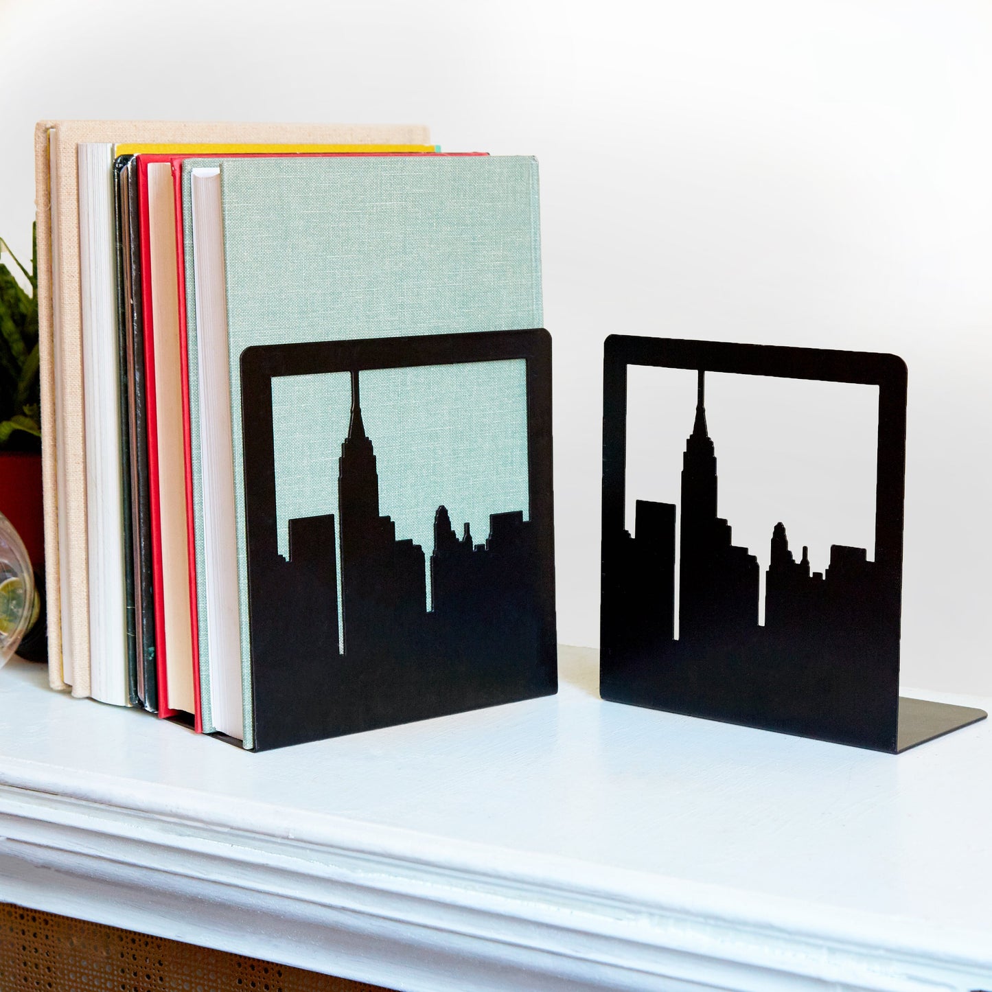 Sujetalibros del horizonte de Nueva York – Sujetalibros decorativos de metal de Geomod