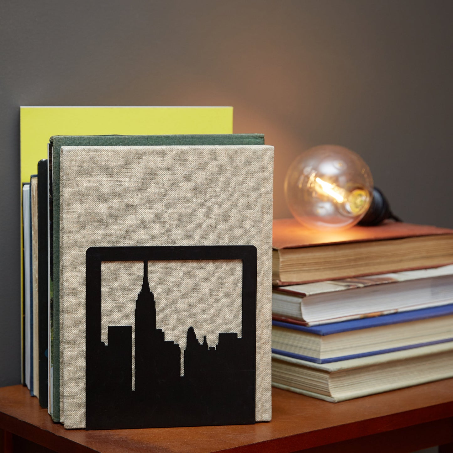 Sujetalibros del horizonte de Nueva York – Sujetalibros decorativos de metal de Geomod