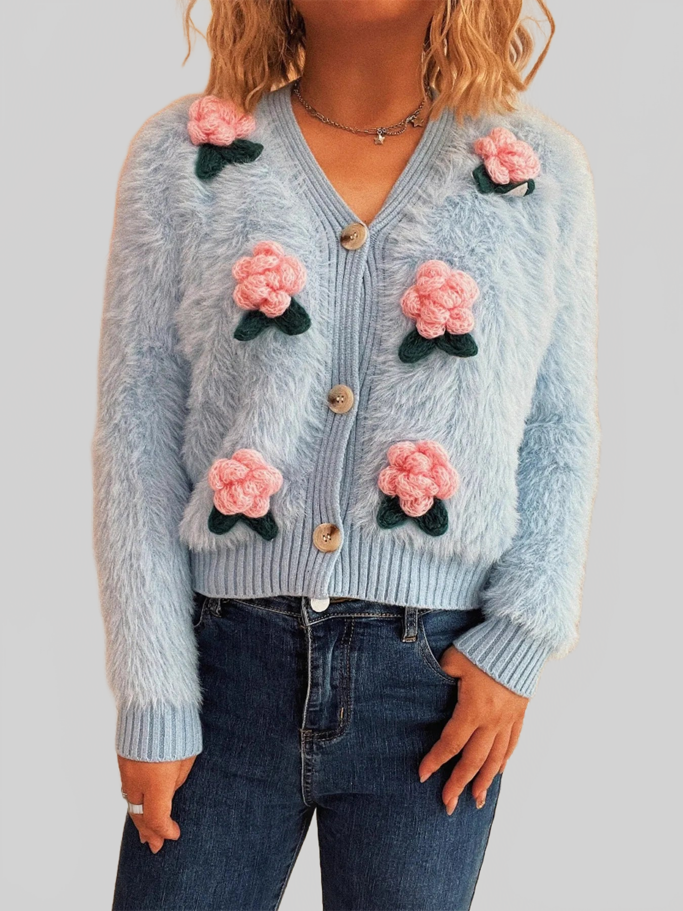 Cárdigan de mujer con botones de flores y peluche