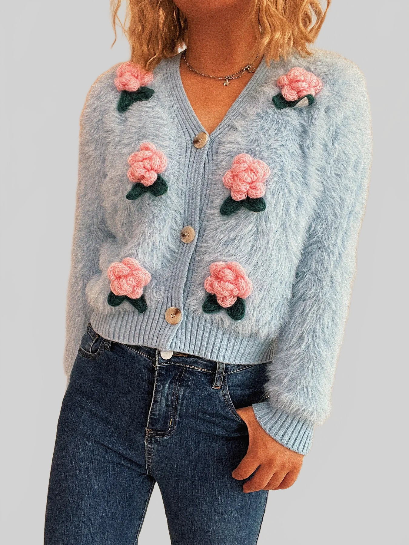 Cárdigan de mujer con botones de flores y peluche