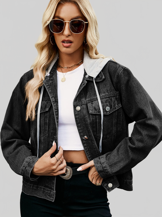 Chaqueta vaquera con botones, capucha y cordón ajustable