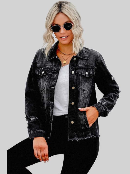 Chaqueta vaquera con bajo sin rematar y efecto desgastado