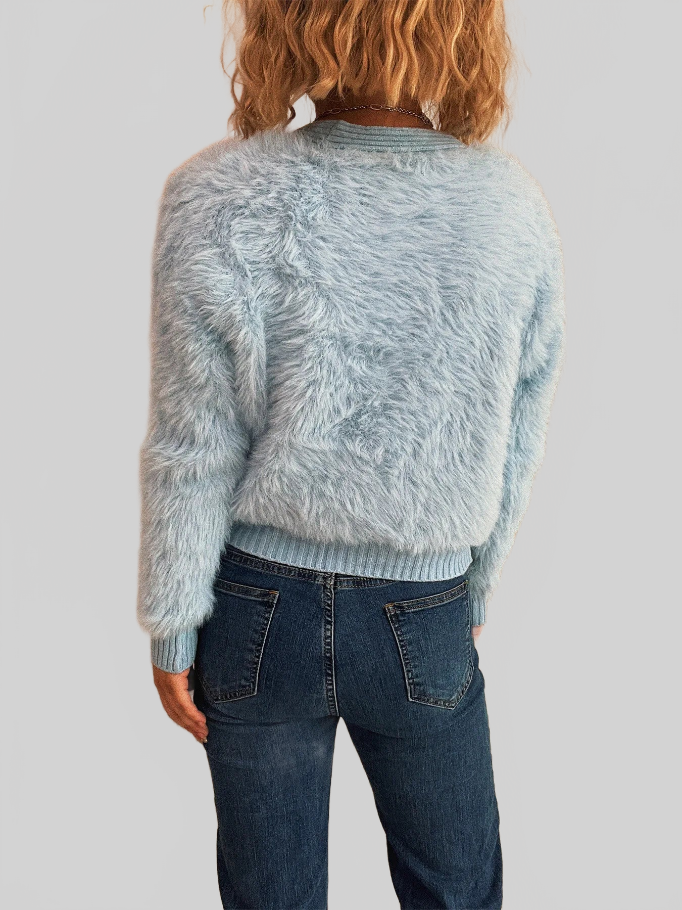 Cárdigan de mujer con botones de flores y peluche