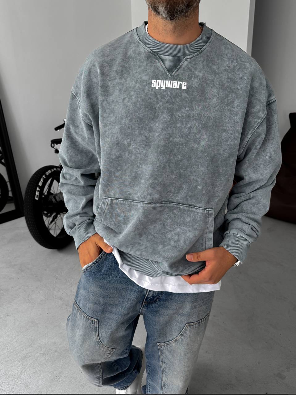 Sudadera extragrande unisex con bolsillo canguro y diseño de grafiti