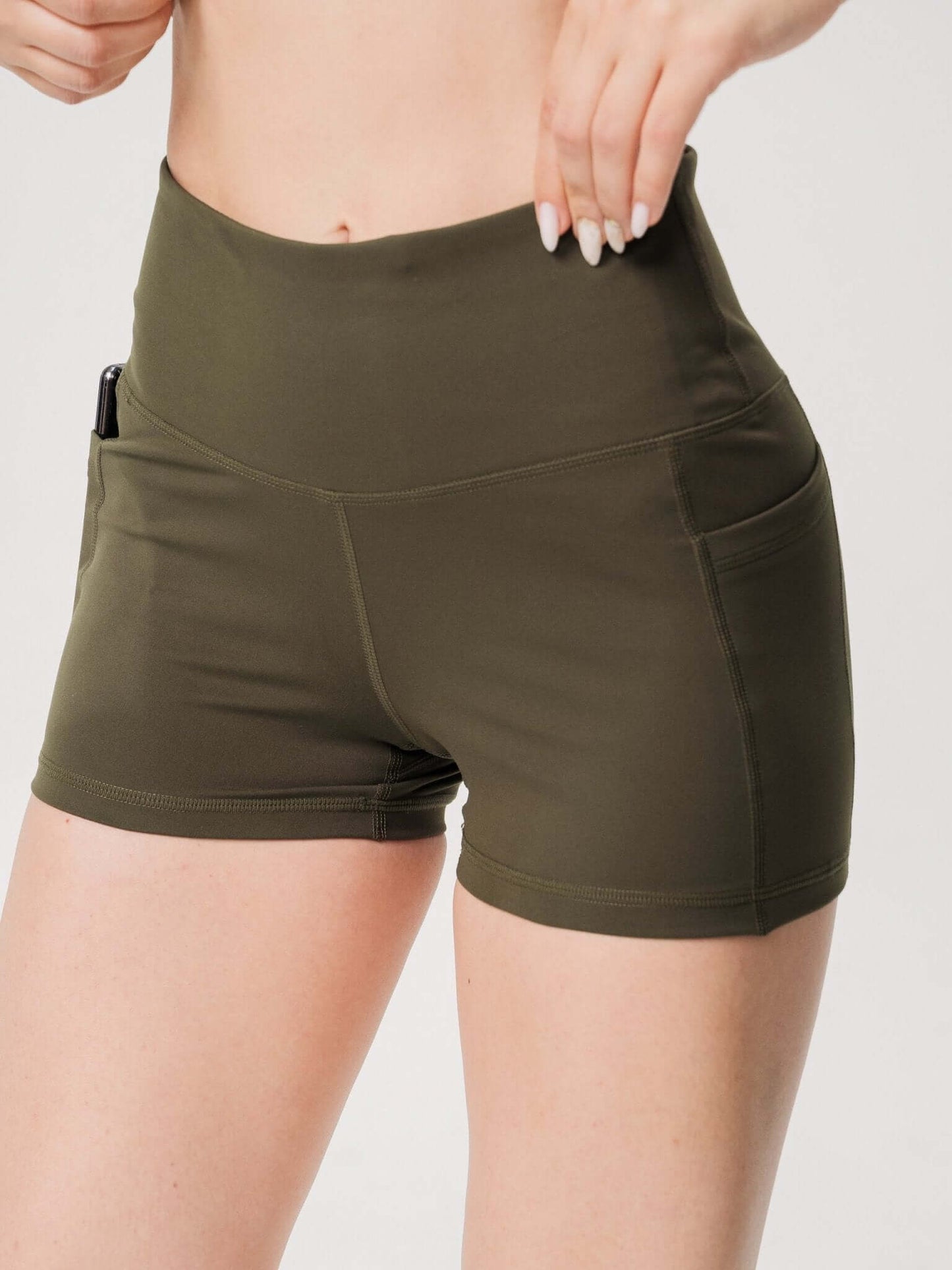 Three Pocket Basic Short