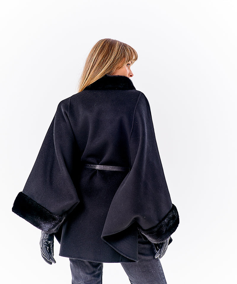 Poncho de lana de doble cara con piel de visón escandinavo auténtico