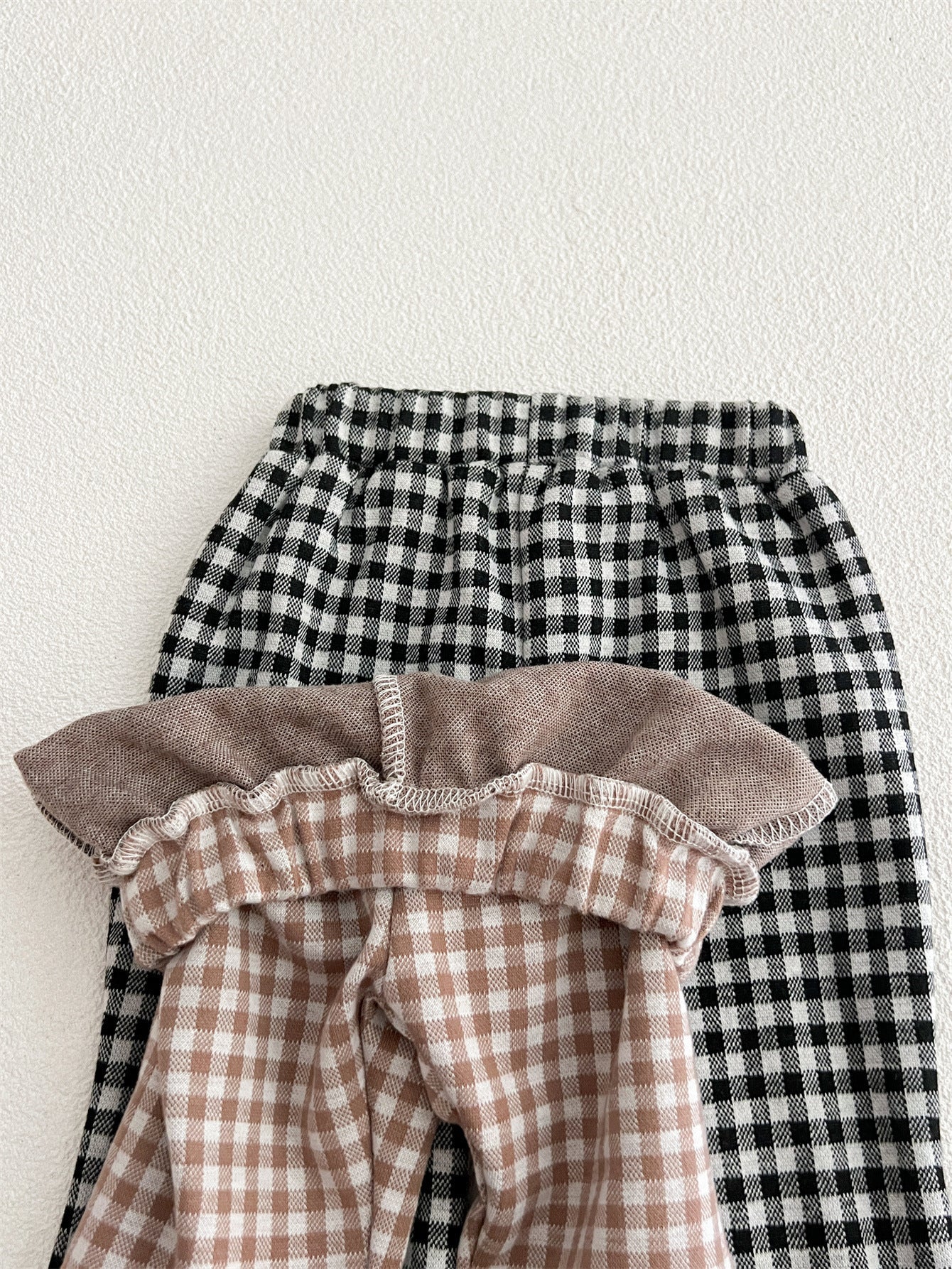 Pantalones de cuadros baratos para bebé y niña con ribete de encaje, de llegada para otoño