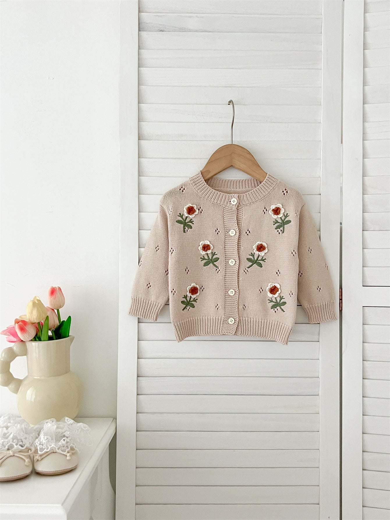 Cárdigan de punto de manga larga con flores bordadas cómodo para bebés niñas