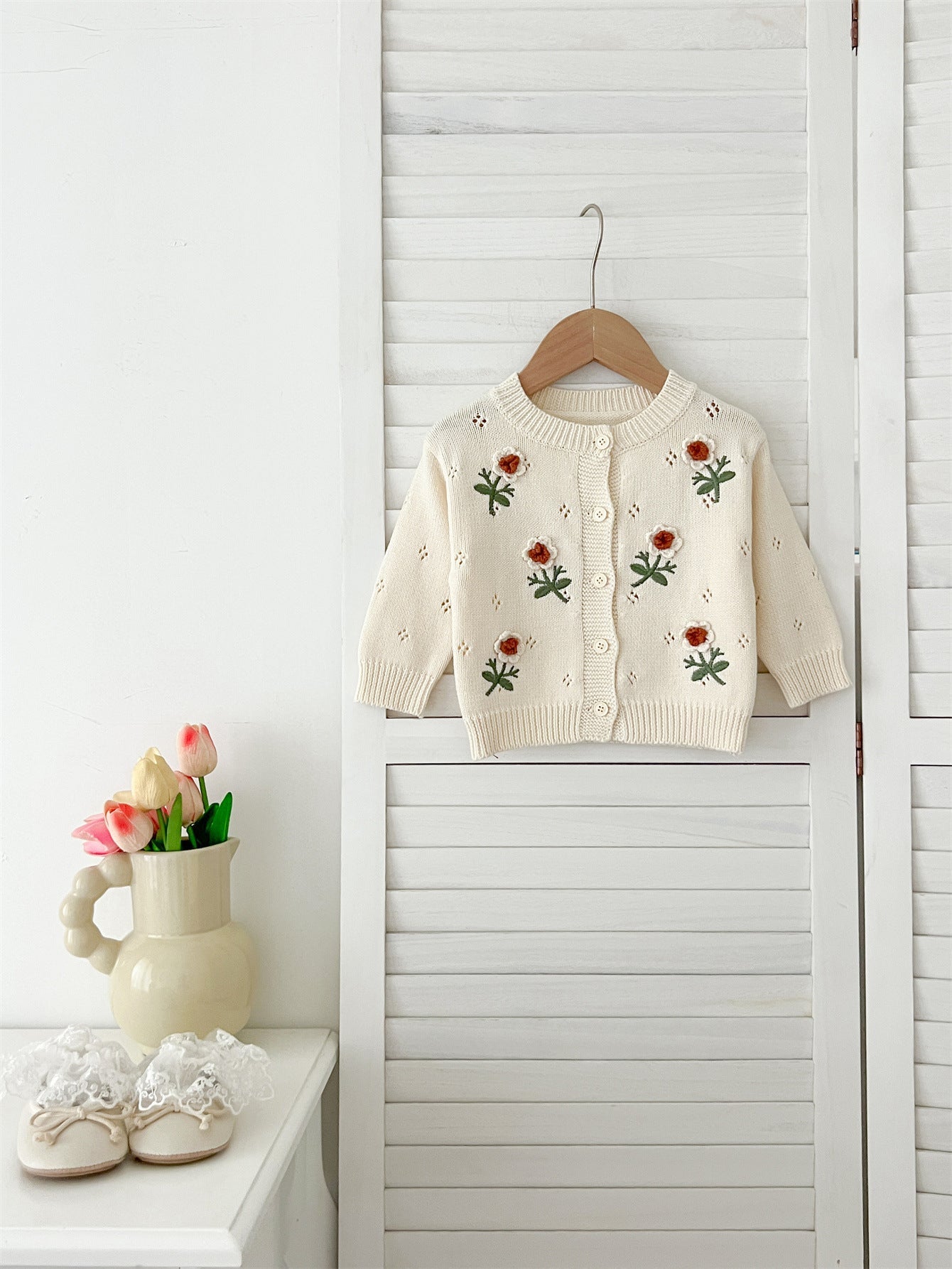 Cárdigan de punto de manga larga con flores bordadas cómodo para bebés niñas