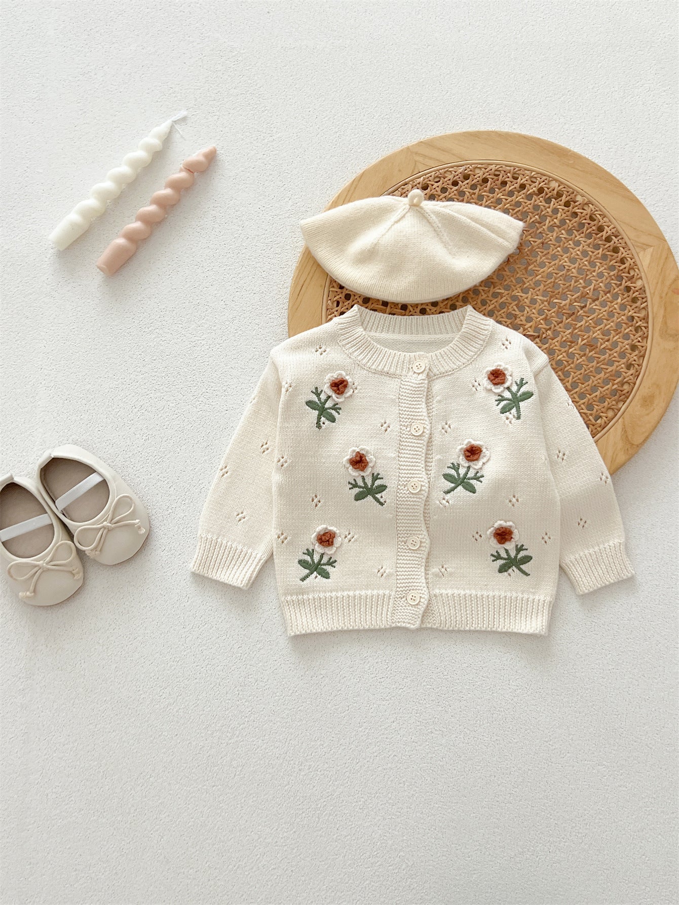 Cárdigan de punto de manga larga con flores bordadas cómodo para bebés niñas