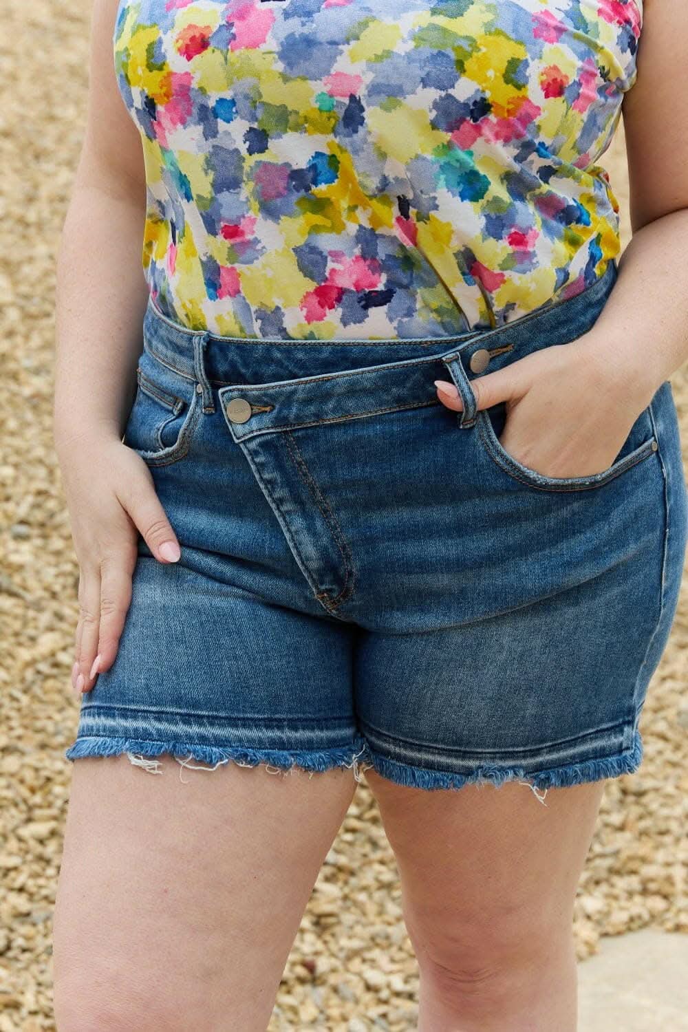 Trendsi Jeans & Denim - Shorts asimétricos Maya con botones - Tren