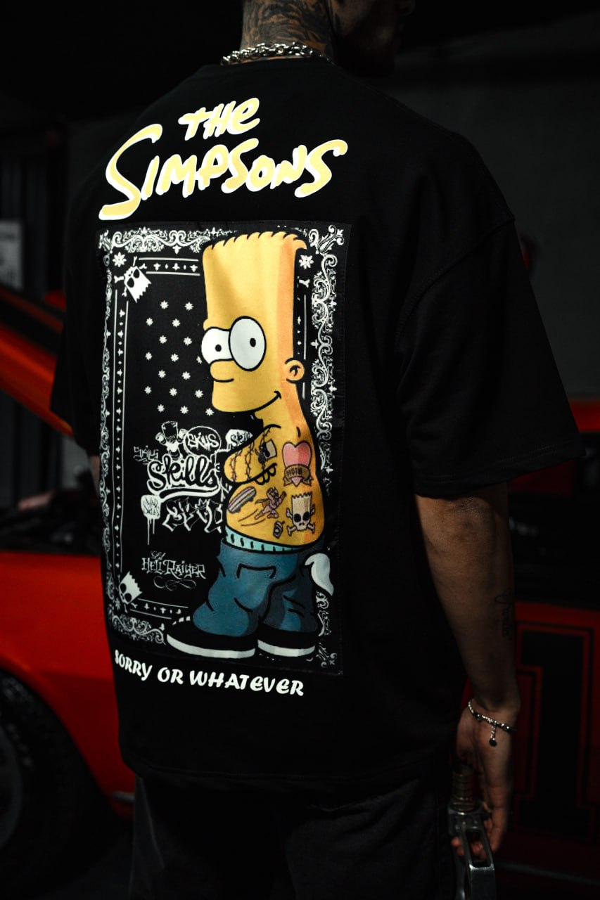 Camiseta Gráfica de Hombre Mischief Icon – Ropa Urbana con Carácter Tatuado y Actitud
