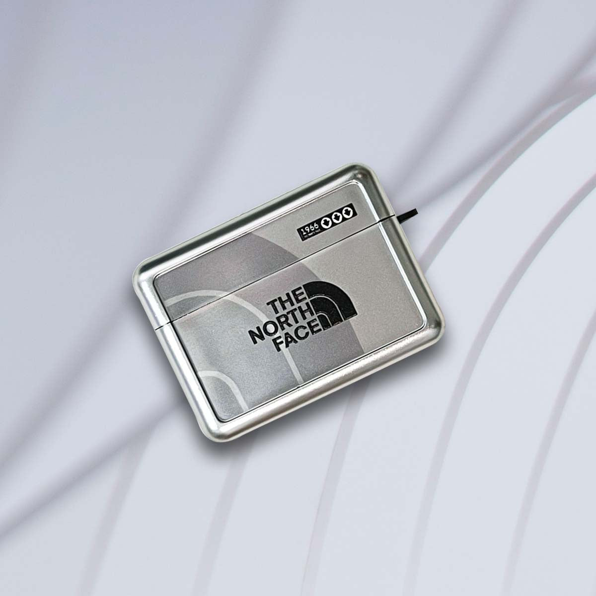 Estuche reflectante para AirPods | Plateado TNF