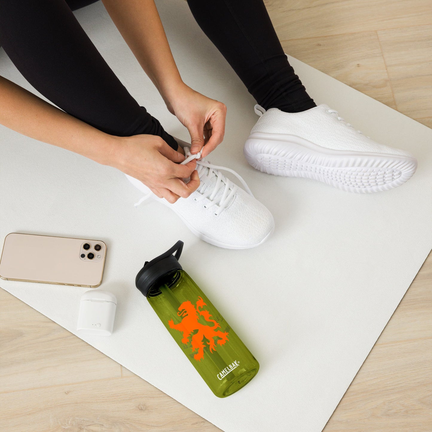 Kamelenrug Leeuw - CamelBak® Sports water bottle