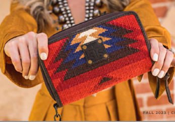 Billetera Western Bifold con Cremallera Perimetral STS Crimson Sun para Dama