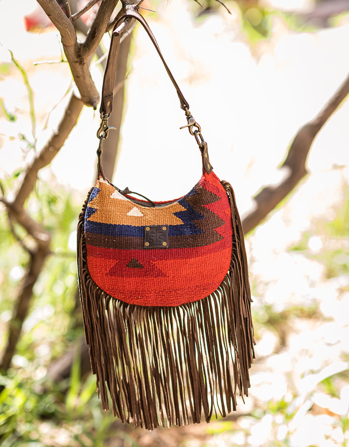 Bolso STS Crimson Sun Nellie de piel con ribetes de flecos estilo western